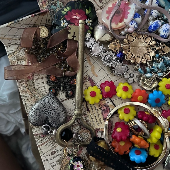 Mystery Jewelry Lot - Picture 4 of 6